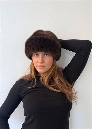 Tyra hat Dark Leo Boii Studios 